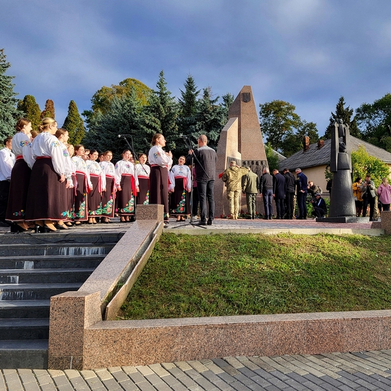 12341 жовтня – День захисників і захисниць України