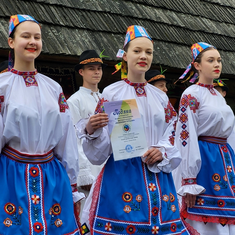 9322В Ужгороді відбувся обласний фольклорний фестиваль-конкурс «Веселковий передзвін»