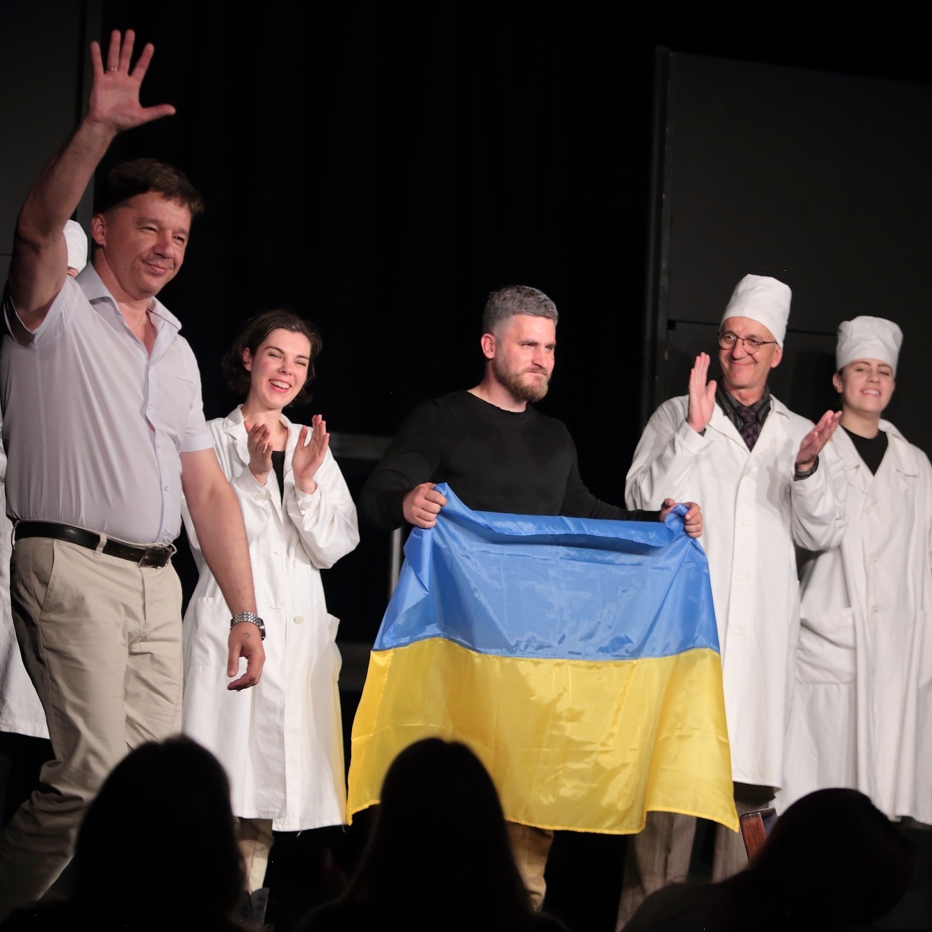 10511Артисти Закарпатського облмуздрамтеатру представили своє мистецтво в Угорщині