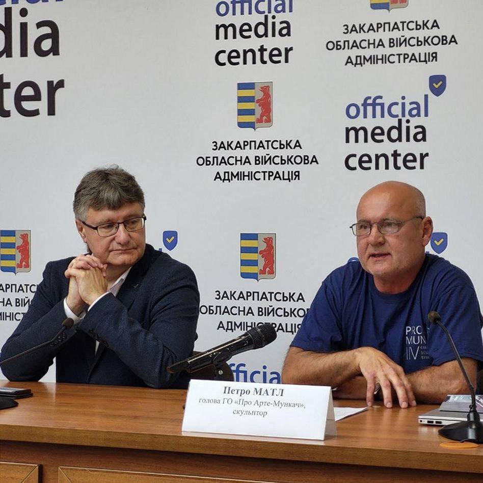 10393Симпозіум «Карпатський скульптурний шлях» об’єднав на Закарпатті митців із шести країн