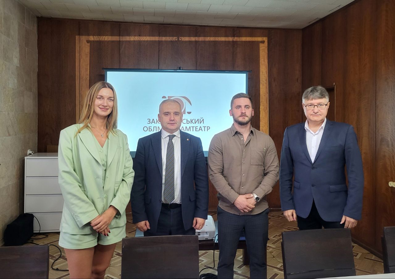 14346Жовтень 2025 року проголошено місяцем Закарпатського облмуздрамтеатру