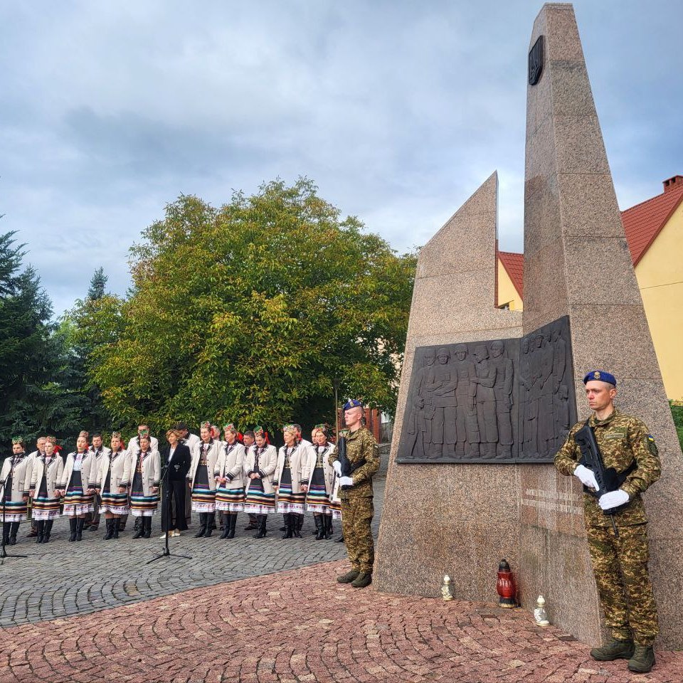 15012У День захисників і захисниць України в обласному центрі відбувся меморіальний захід