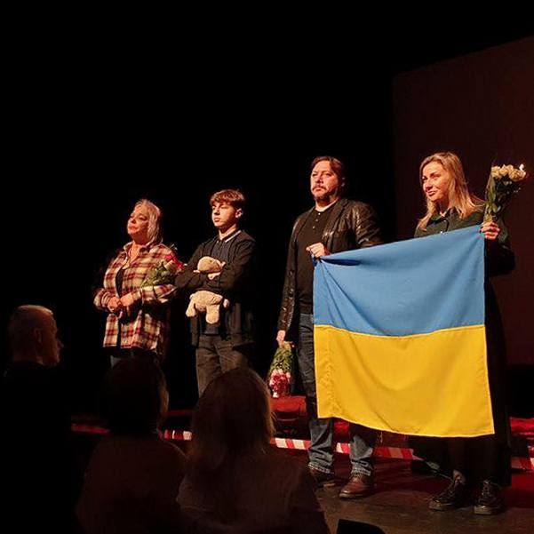 15830Донецький академічний обласний драматичний театр показав «Маріупольську драму» в Гаазі