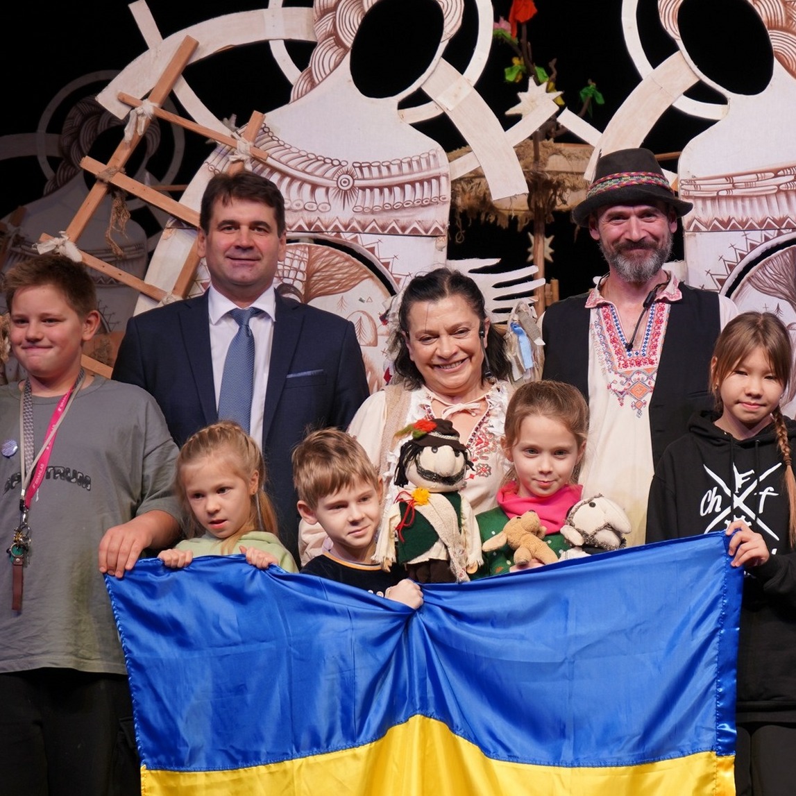 17816Закарпатський академічний обласний театр ляльок представив виставу «Недотепа із Вертепа» в Словаччині