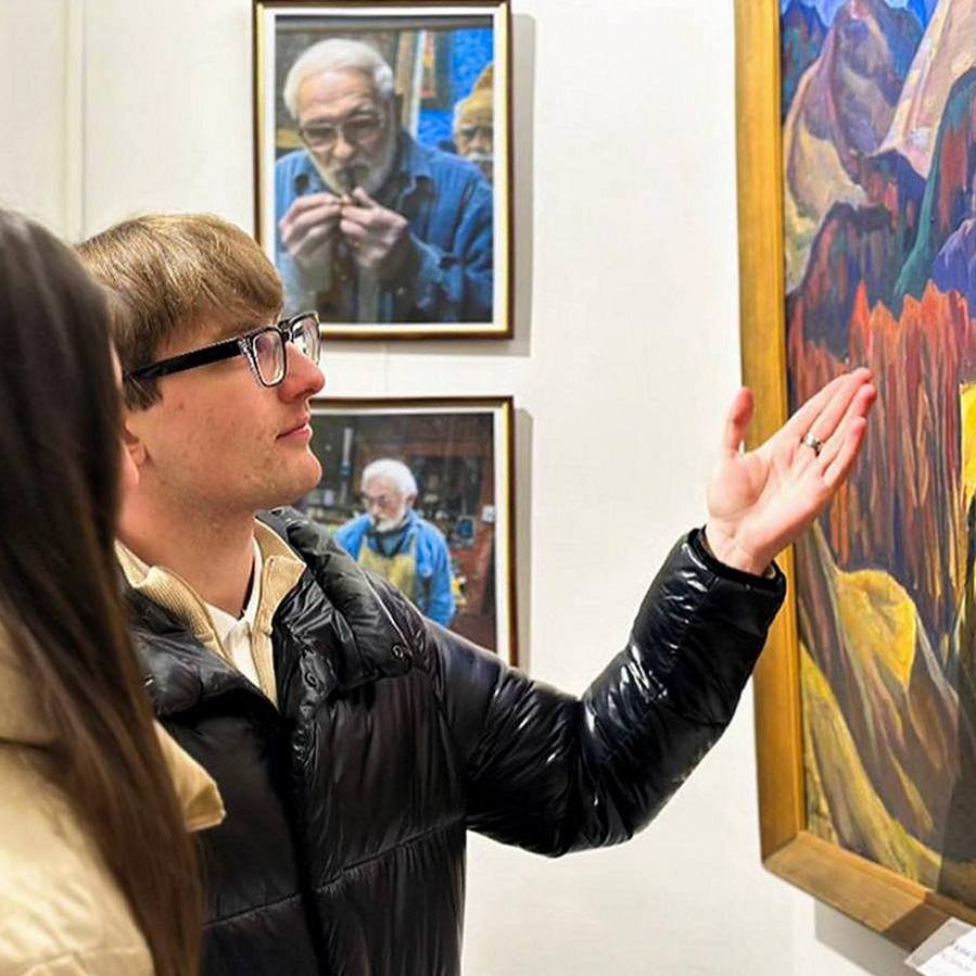 18984В Ужгородському замку представили виставку «Володимир Микита. In memoriam»