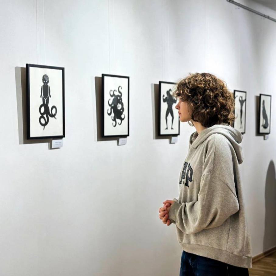 19456«Мітологічний бестіарій польського художника Блажея Остоя Лнінського представили в Ужгородському замку