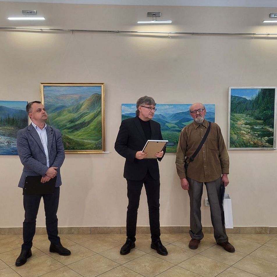 20000У Закарпатському музеї народної архітектури та побуту розгорнуто виставку робіт Магдалини Пуглик-Белень