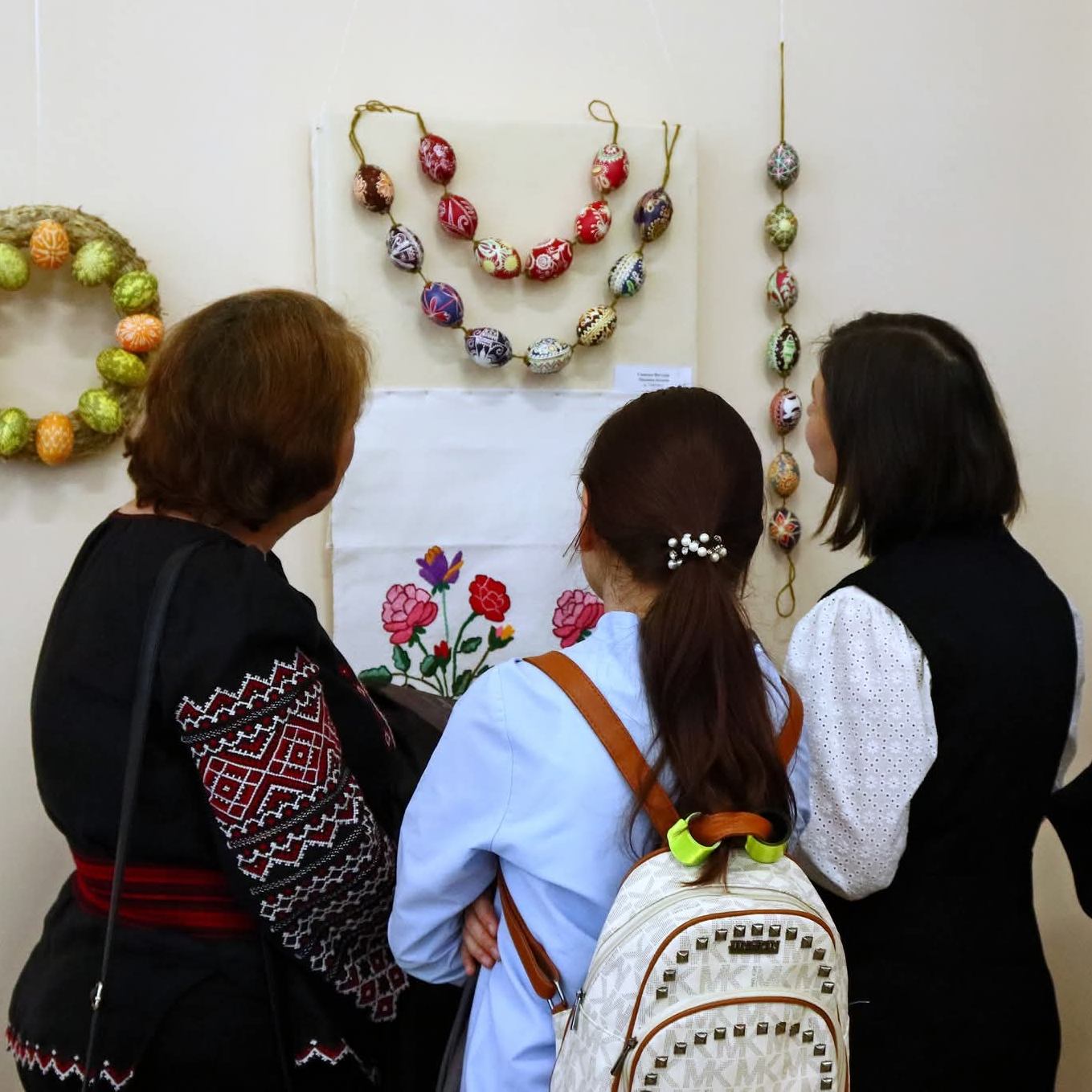 21197В Ужгородському скансені представили XIІ Міжнародну виставку-ярмарок «Світ писанки»