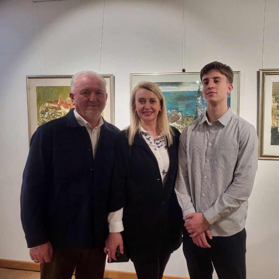 21609Народний художник України Борис Кузьма представив у Мукачеві виставку «Геометрія присутності»