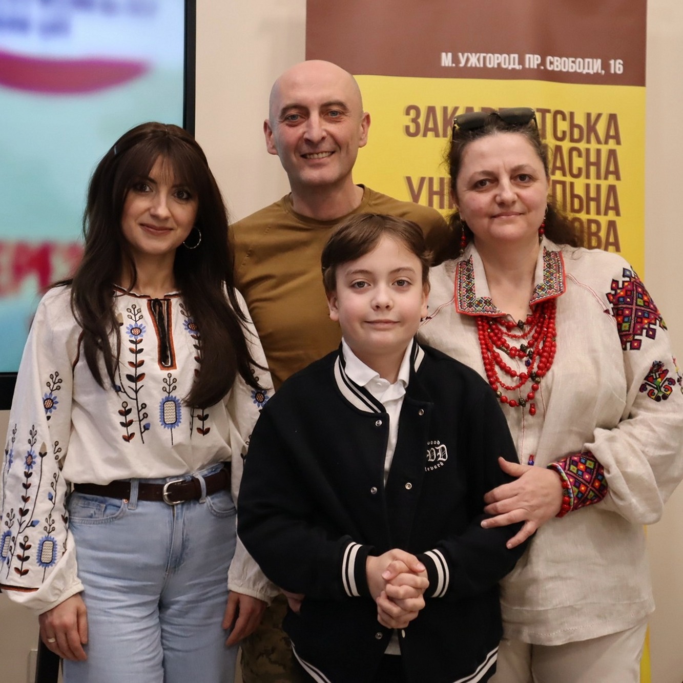 21572В обласній бібліотеці відбулася зустріч-діалог із військовослужбовцем ЗСУ Іваном Цапом