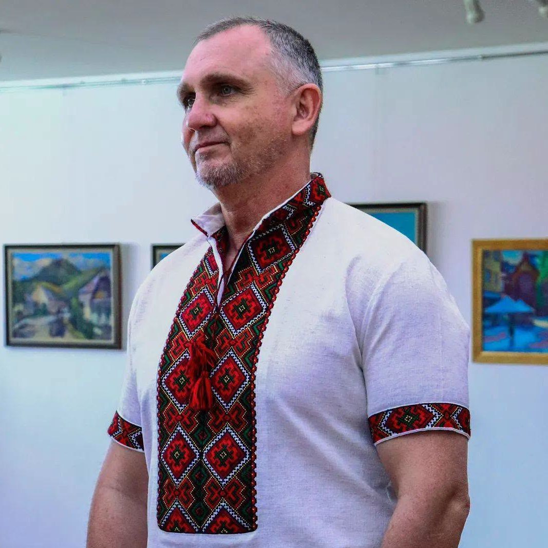 22252Художник і педагог Михайло Розман представив в Ужгороді «Краєвиди Батьківщини»