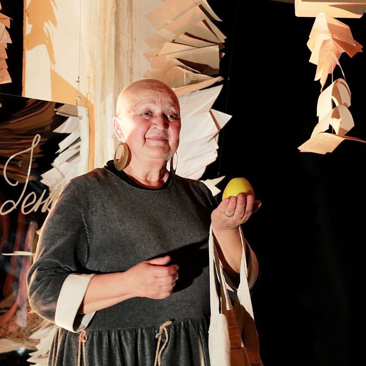 25102На сцені «Трюм» у Закарпатському облмуздрамтеатрі відбулися прем’єрні покази вистави «Децима»